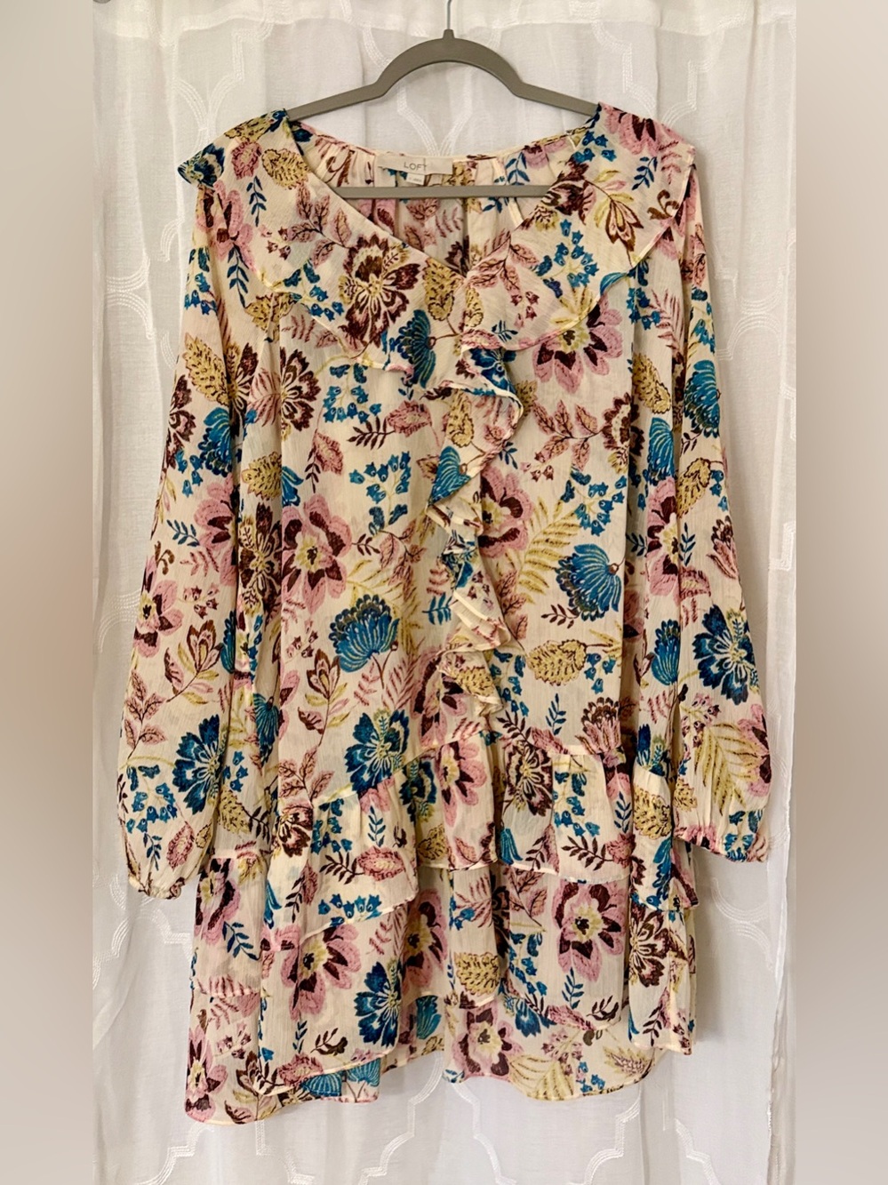 LOFT Floral Sheer Ruffle Hem Tunic Blouse Large - Picture 2 of 16